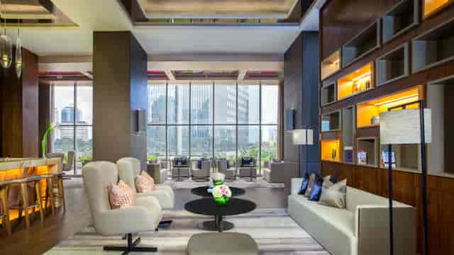 Modern meeting room in Ascott Sudirman Jakarta with natural light for VIP events and networking.