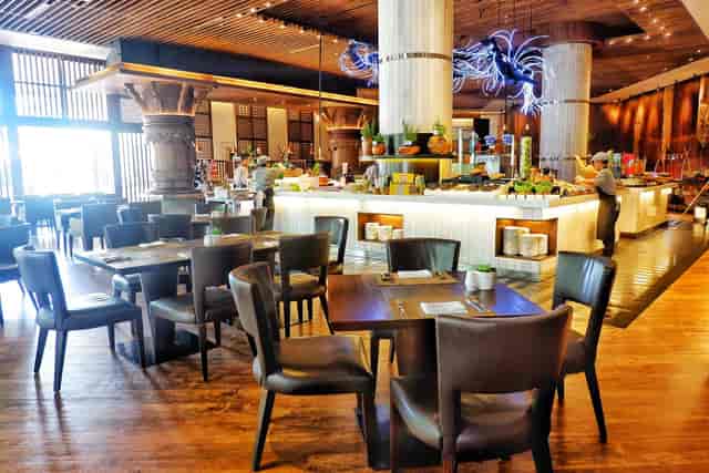 Rasa Restaurant, Jakarta: Modern buffet station for corporate networking and business breakfasts.