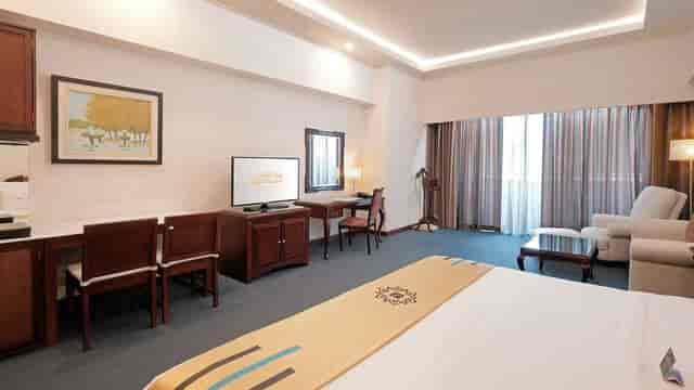 Business hotel room with workspace at Sunlake Jakarta for corporate events and professional meetings.