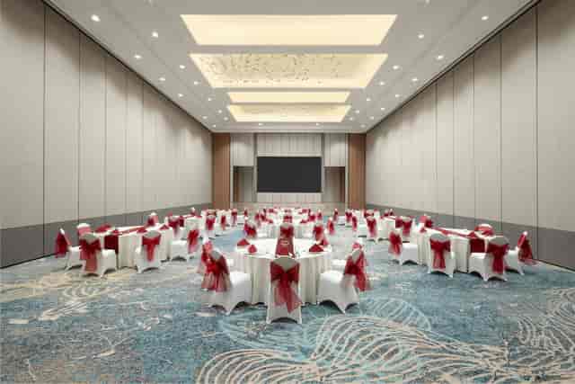 Modern MapleTree ballroom at DoubleTree Jakarta Bintaro, perfect for corporate galas and events.