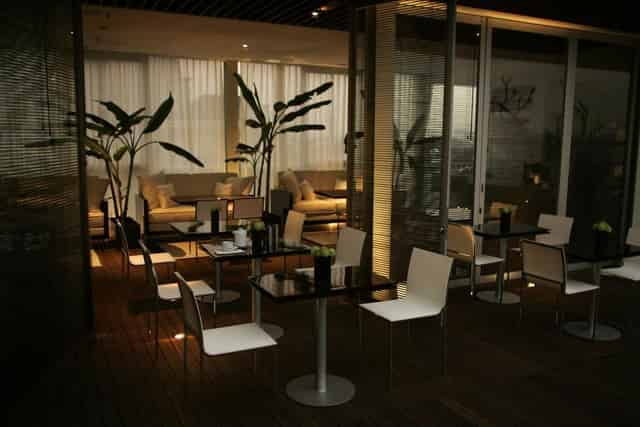 Restaurant/bar