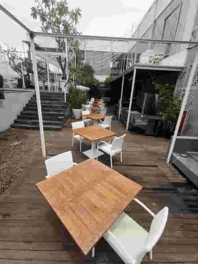 Restaurant/bar