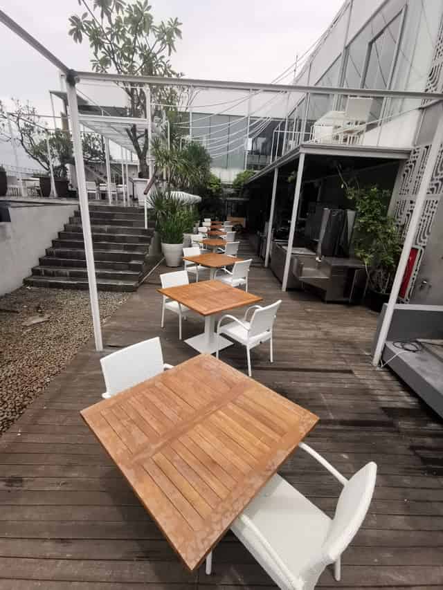 Restaurant/bar