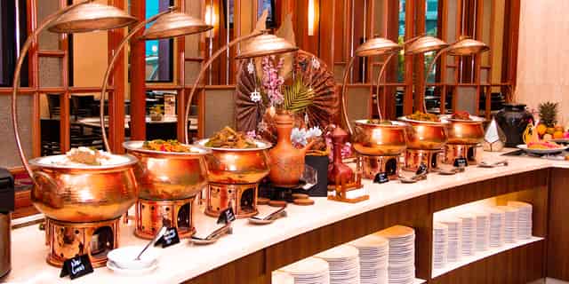 Plaza Club Lounge