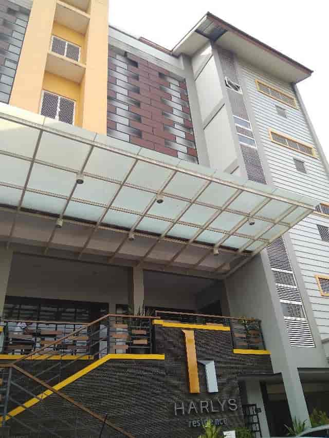 Porte-cochère at Harlys Residence for seamless VIP arrivals and event registration.