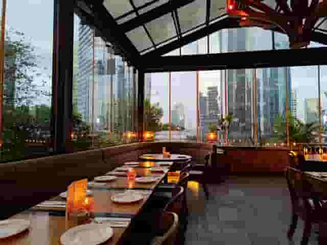 Sake bar & lounge