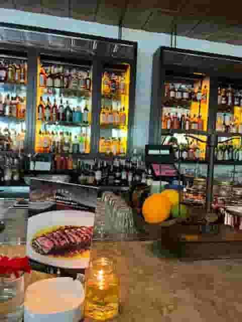 Sake bar & lounge