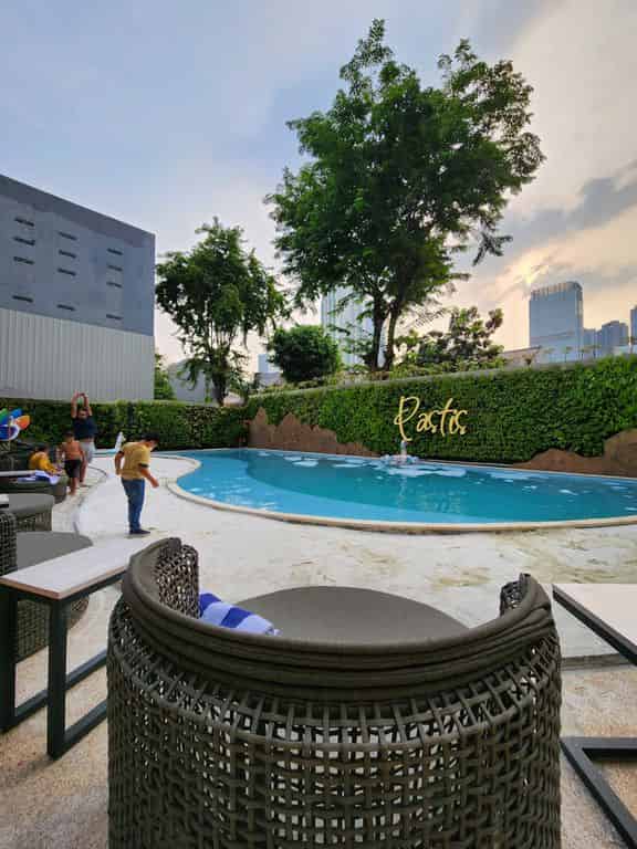 Pastis Pool Bar
