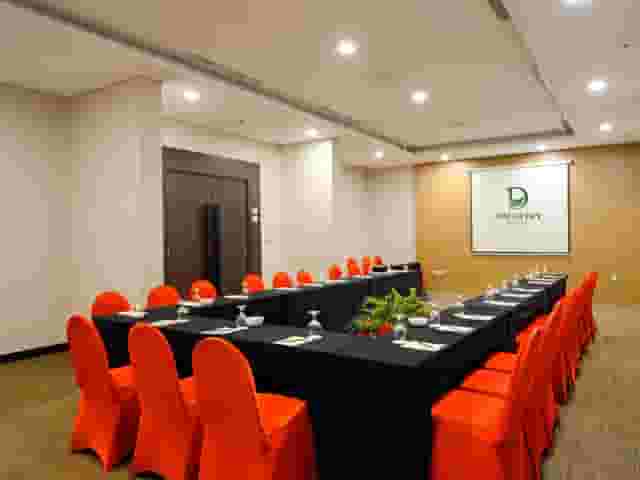 Kweni Boardroom
