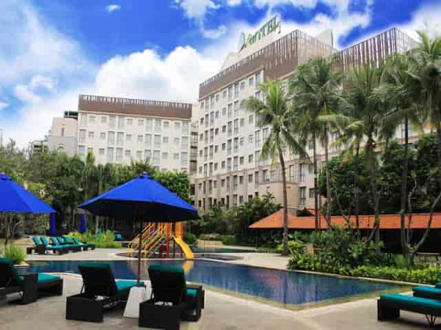 Poolside resort venue for corporate retreats and incentive travel events.