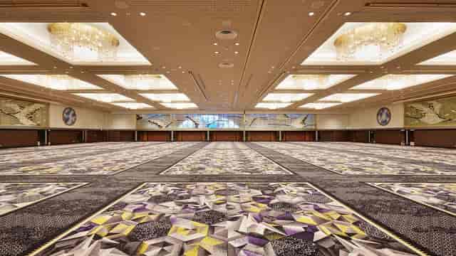 Orizuru Rei ballroom, Hotel New Otani Tokyo, high-ceiling gala dinner and conference venue.