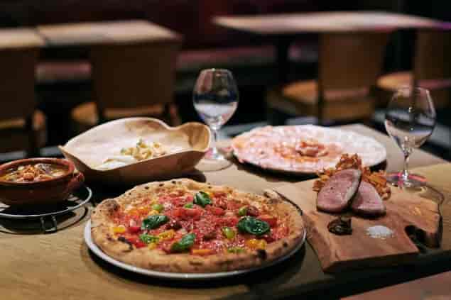 Rustic-chic restaurant dining for corporate incentive dinners and networking events in Tokyo.