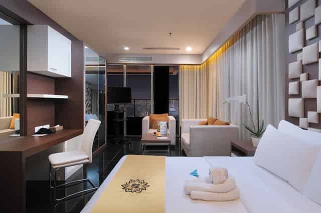 Rooms & Suites