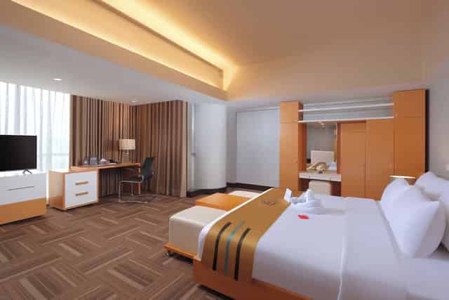 Rooms & Suites