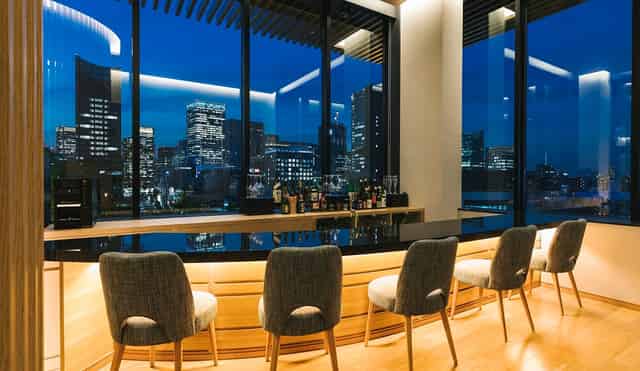 Restaurant & Bar