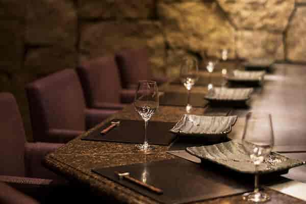 Teppanyaki YAMAHIKO Tokyo: Sophisticated private dining room for executive meetings and VIP dinners.
