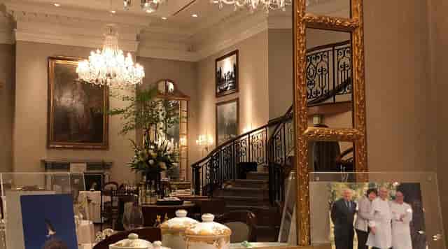 Auberge de L'Ill Tokyo grand dining room with chandeliers for elegant gala dinners and VIP events.