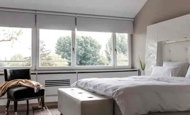 Modern guest room at Gerbermühle, ideal for VIP speaker accommodations and executive retreats.