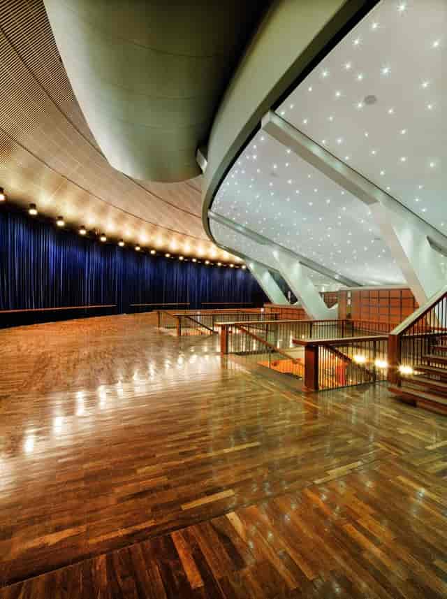 Kuppelsaal breakout area at Jahrhunderthalle Frankfurt with hardwood floors for event receptions.