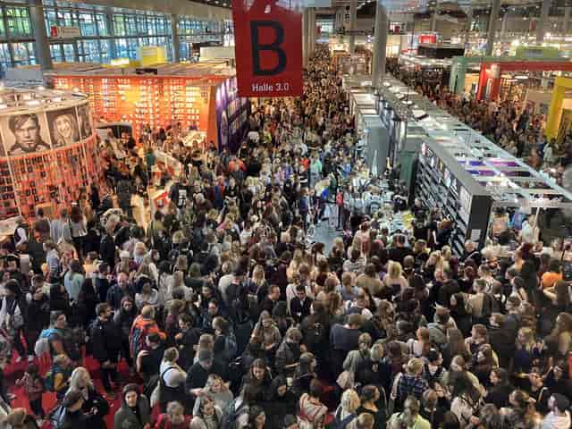 Frankfurter Buchmesse Meet the Author area: crowded event hall floor plan for venue management.