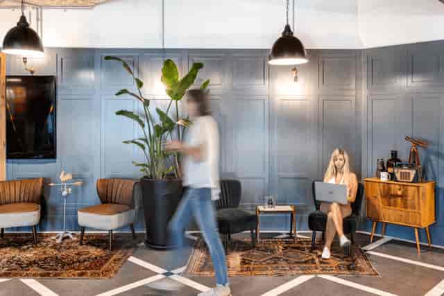 Mindspace Eurotheum Team Suite: modern conference breakout space for networking and productivity.
