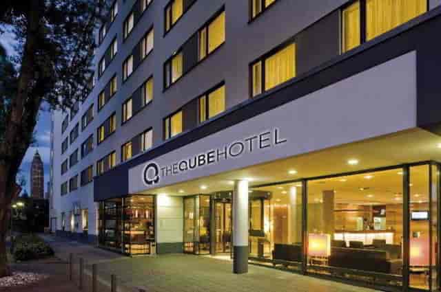 Modern Hotel Frankfurt Messe exterior, ideal for corporate events and business meetings.