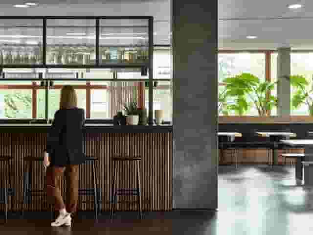 Restaurant & Bar