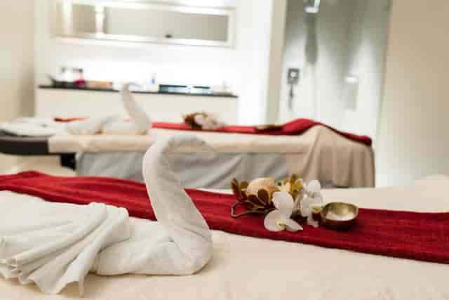 Luxury spa treatment room at Dorint Hotel Frankfurt for executive wellness and incentive retreats.