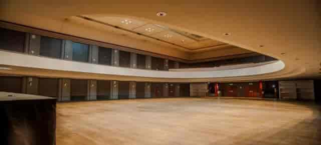 Ballroom at Zoo Gesellschaftshaus with mezzanine for corporate events and gala banquets.