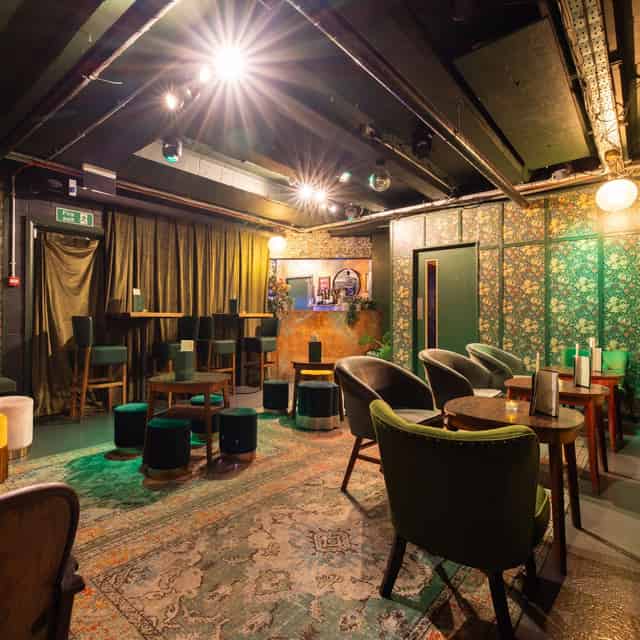 Cocktail bar