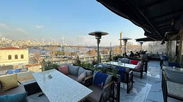 Terrace Bar