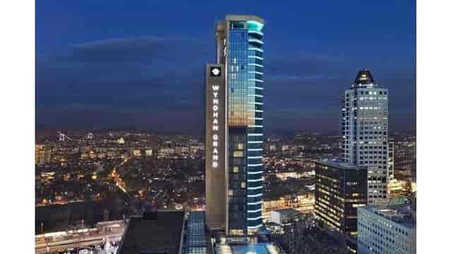 İbn-i Sina at Wyndham Grand Istanbul: Premium corporate event and networking venue.