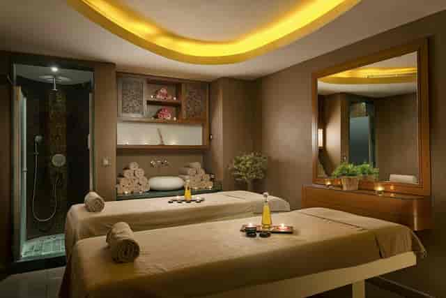 Luxury dual treatment suite at Compass, Titanic Business Kartal for wellness incentive travel.