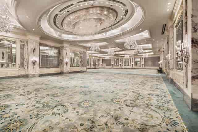 Luxury Bosphorus Ballroom in Istanbul: elegant pillar-free venue for weddings and corporate events.