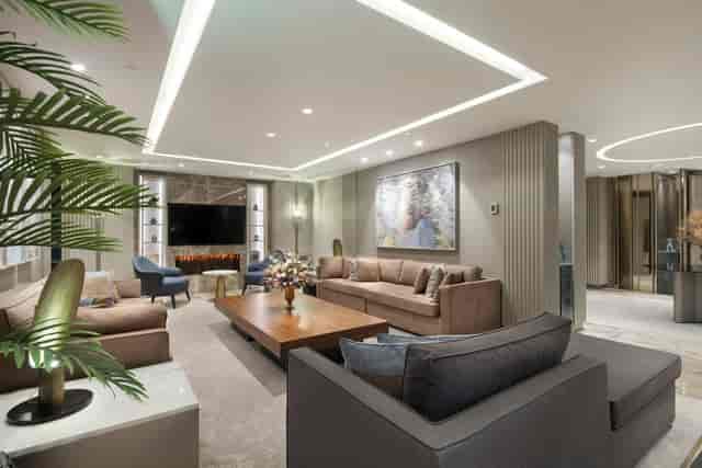 Luxury board meeting room at Hilton Istanbul Maslak with premium seating for VIP events.