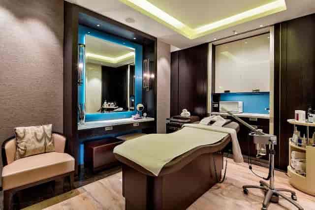 Luxury spa treatment room at The Globe Restaurant, Hilton Istanbul for VIP wellness retreats.