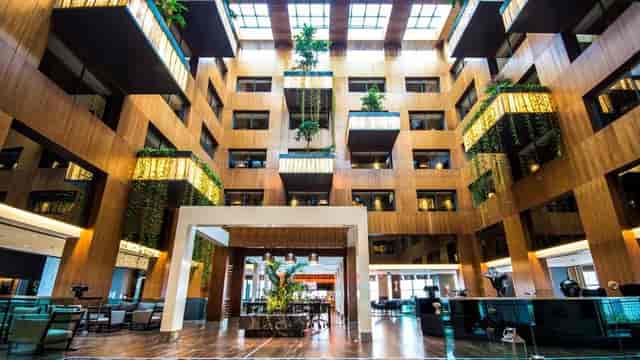 Radisson Blu Istanbul Tuzla hotel atrium: bright networking reception space for brand events.