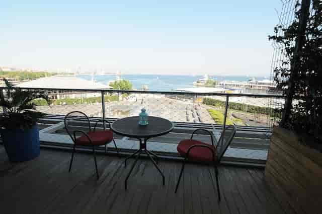 Ataköy Marina waterfront breakout space for VIP meetings and corporate coffee breaks.