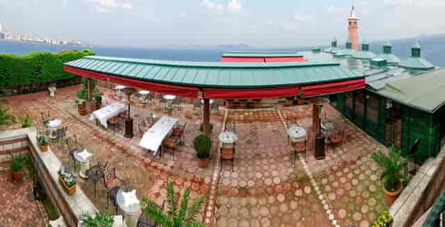 Sultan’s Restaurant waterfront terrace for intimate dinners and networking event venues.