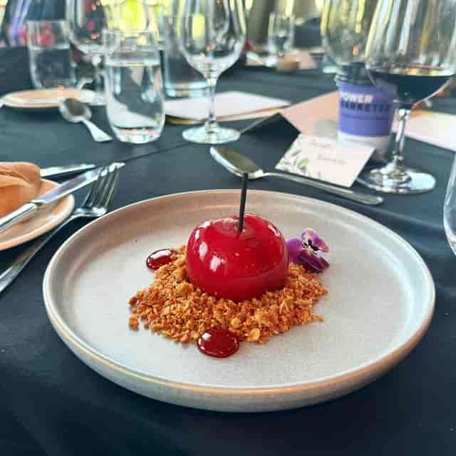 Modern corporate luncheon dessert at Metropolis Events: elegant plated catering for business events.