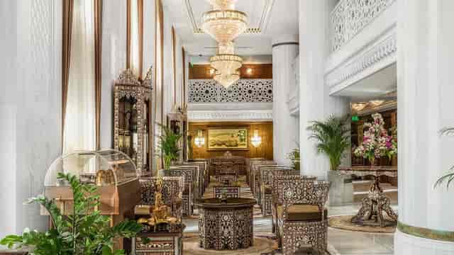 Opulent AJWA Sultanahmet suite for luxury VIP receptions and executive events.