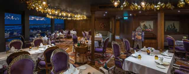 Amber Meeting Room