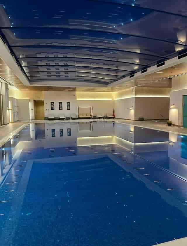Luxury indoor pool at Istanbul Marriott Hotel Sisli for VIP retreats and incentive travel.