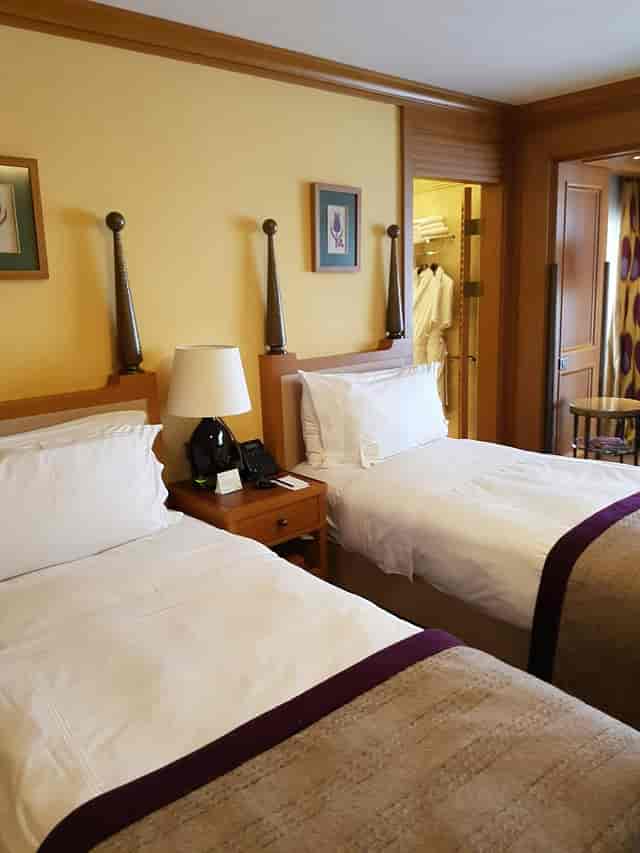 Safir in Divan double hotel room for event accommodation and corporate lodging.