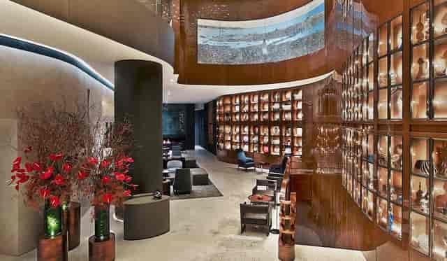 John Jacob Astor Boardroom: Sophisticated luxury venue for executive receptions and networking.