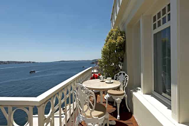 Bosphorus Lounge