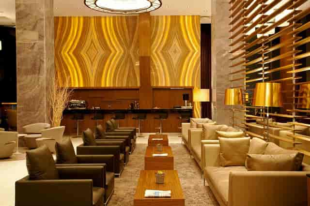 Alsancak 1-2 hotel meeting room with structured seating, ideal for corporate events and networking.