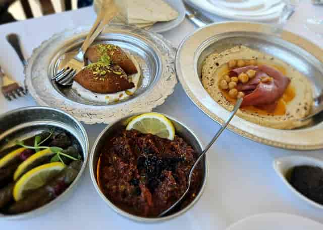 Deraliye Terrace Restaurant - >Joseph Miller</a>