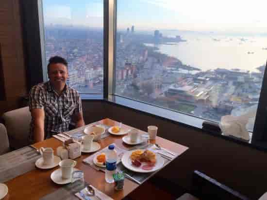 Sheraton Istanbul Atakoy lounge with panoramic views for VIP corporate meetings and events.