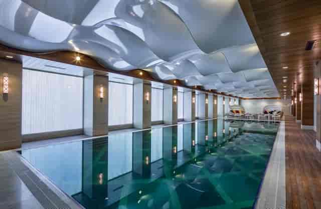 Luxury indoor pool at DoubleTree Istanbul Topkapi for corporate wellness and networking events.